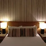 Отель Allerton Court Нортхаллертон