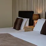 Allerton Court 3* Нортхаллертон