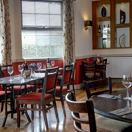 Allerton Court 3* Нортхаллертон