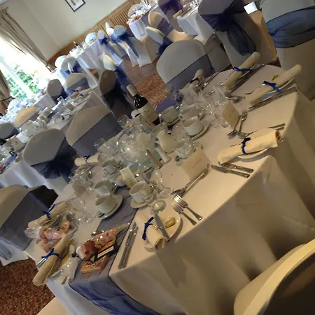 Allerton Court Отель