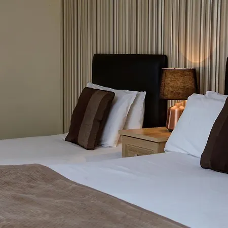 Allerton Court 3* Нортхаллертон