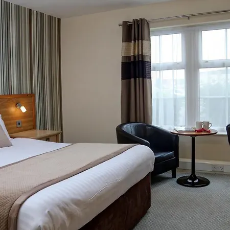 Отель Allerton Court 3*